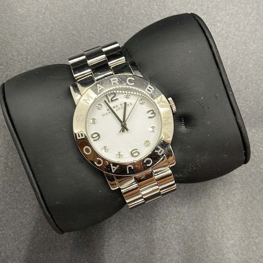 Marc Jacobs Watch - Picture 2 of 3
